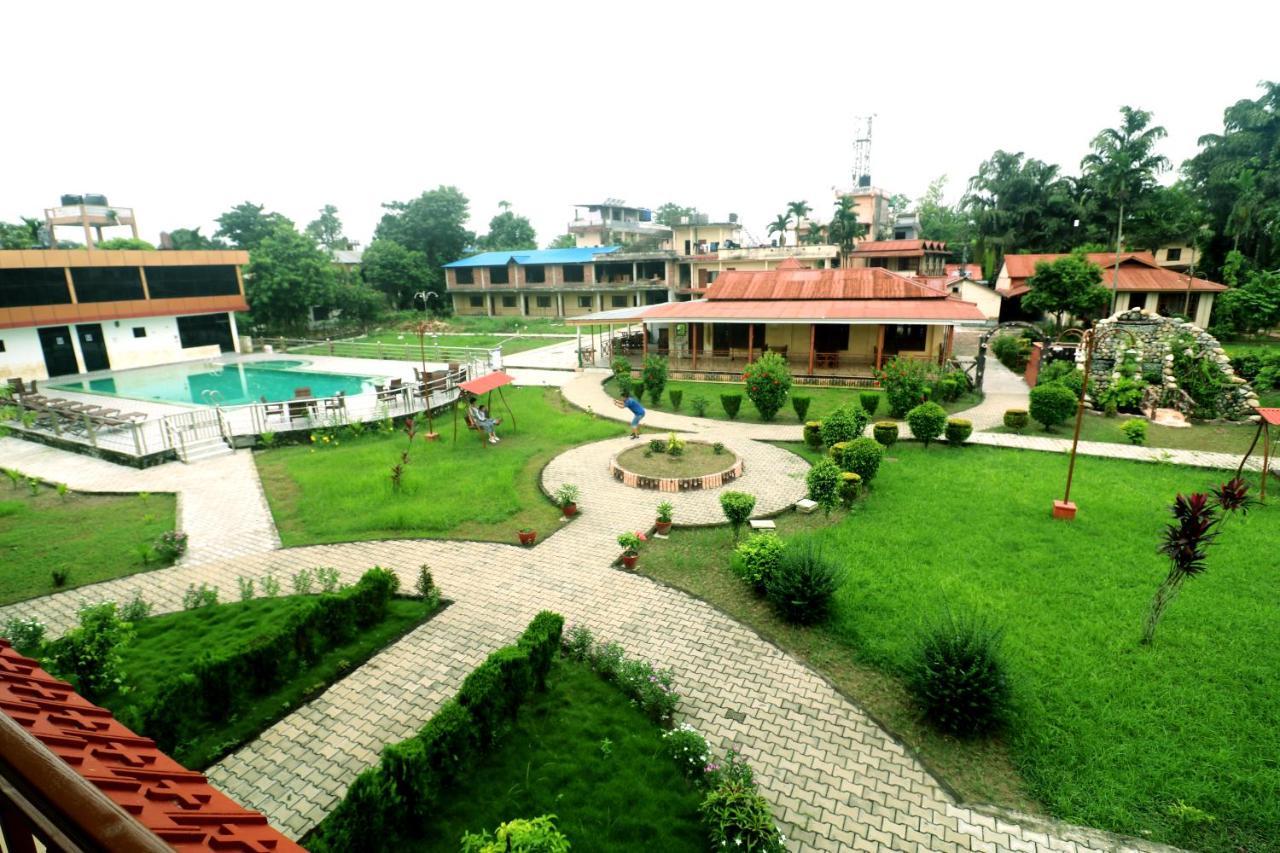 Hotel Wildlife Camp Sauraha Exterior foto