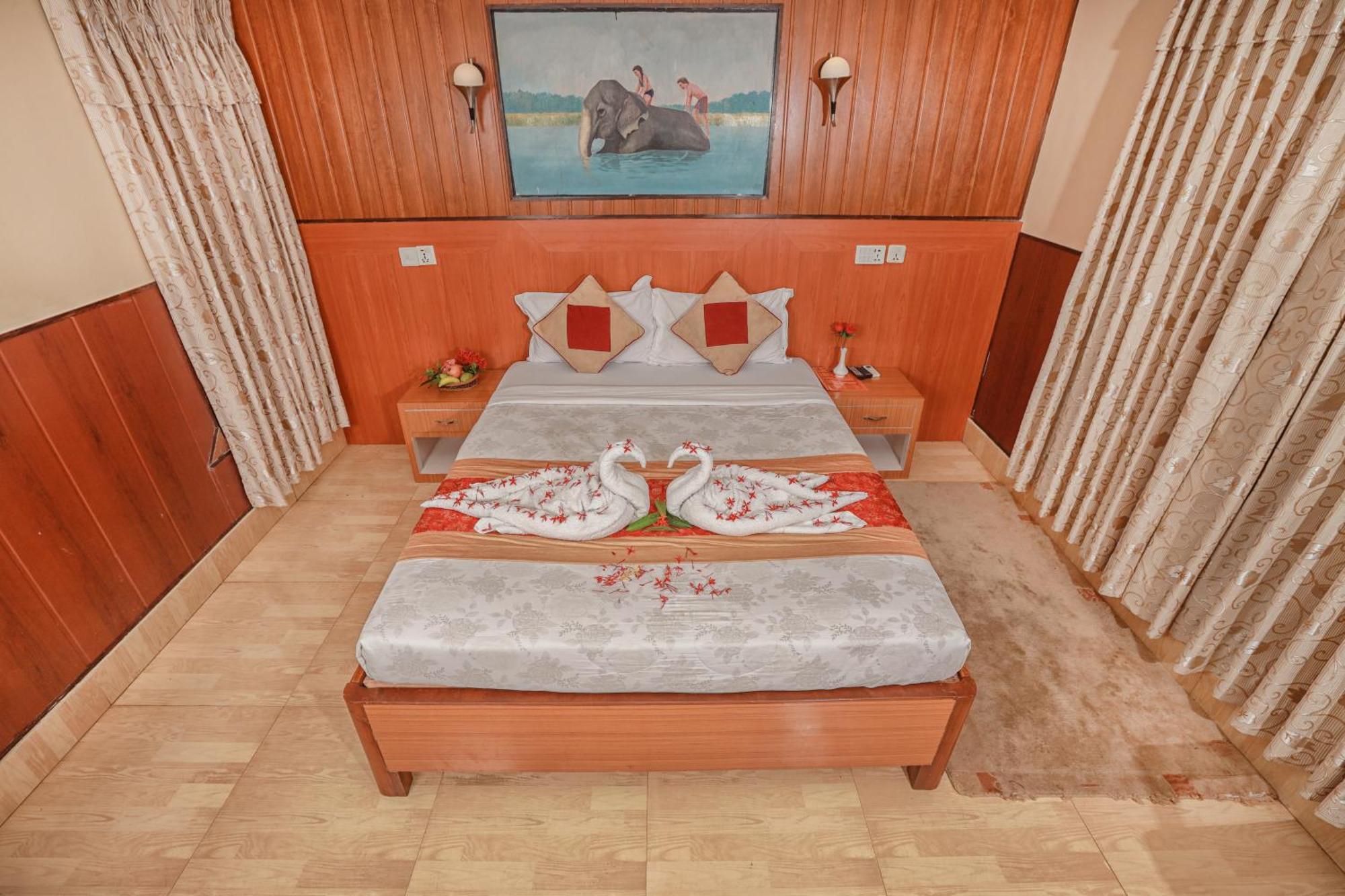 Hotel Wildlife Camp Sauraha Exterior foto