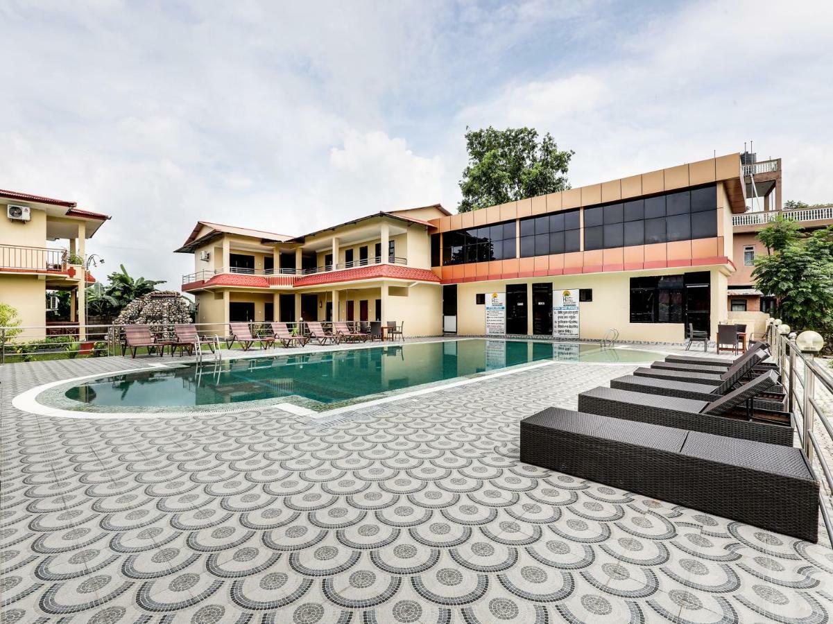 Hotel Wildlife Camp Sauraha Exterior foto